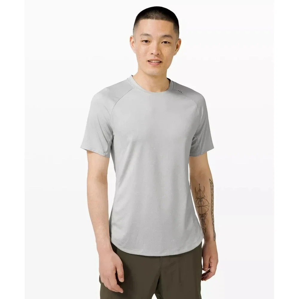 Lululemon Fresh Form T-Shirt Mens XL Lunar Rock Gray Short Sleeve Gym Athleisure